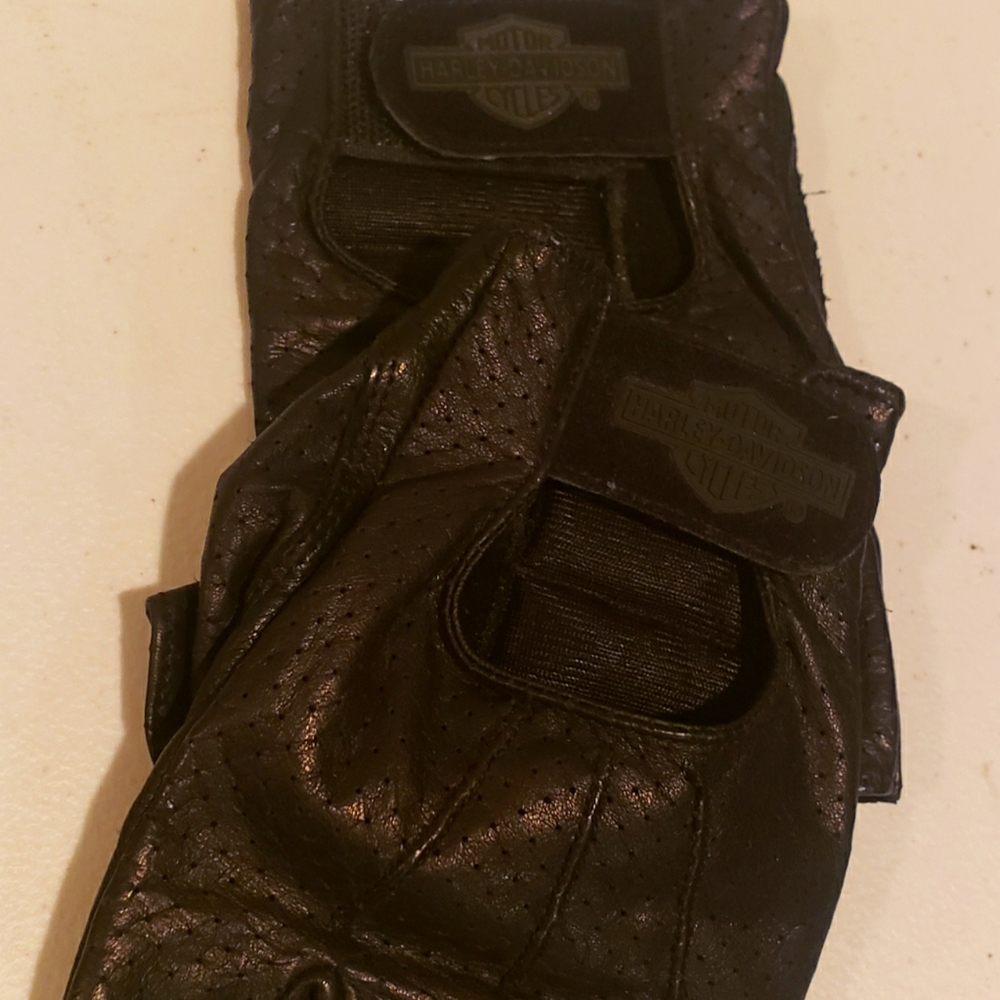 Harley Davidson fingerless gloves. Med